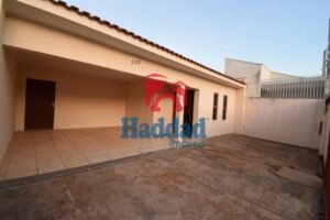 CASA PARA VENDA TERRENO INTEIRO COM BOA LOCALIZAÇÃO Ref: 9043