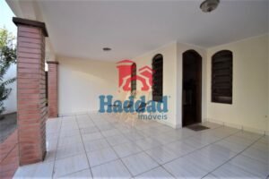 ÓTIMA OPORTUNIDADE – CASA EM LOCALIZAÇÃO ESTRATÉGICA! Ref: 12252