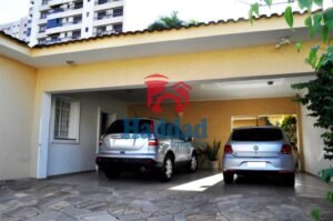 CASA MUITO BOA PROX AO CENTRO Ref: 12751