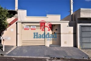 CASA COM 133,84m² DE ÁREA TOTAL, DUAS GARAGENS E DOIS QUARTOS A VENDA EM BIRIGUI SP Ref: 13305