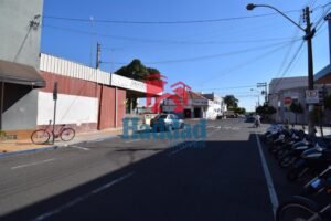 ESQUINA EM RUA DE ALTO MOVIMENTO PARA COMERCIO OU ESTACIONAMENTO Ref: 14002