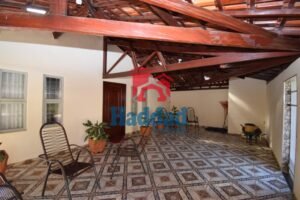 CASA REFORMADA EM AVENIDA DO BAIRRO Ref: 14448