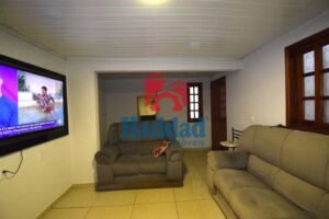 CASA PARA VENDA EM RUA COMERCIAL COM SALAO NA FRENTE Ref: 15085