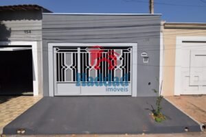 CASA Á VENDA Ref: 15095