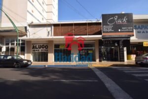 SALAO COMERCIAL EM FRENTE A PRAÇA DA IGREJA MATRIZ Ref: 15104