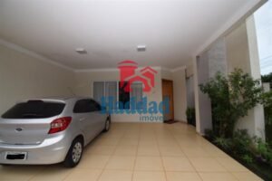 LINDA CASA EM CONDOMÍNIO FECHADO – 3 SUÍTES E ESPAÇO DE QUALIDADE! Ref: 15218