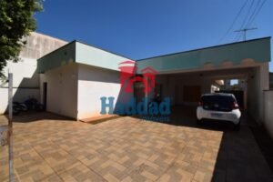 INVISTA NO SEU ESPAÇO: CASA GRANDE NO CENTRO COM PONTENCIAL INCRIVEL PARA LOCAÇÃO! Ref: 15263