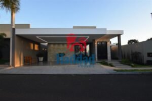 BELISSIMA CASA EM ÓTIMO CONDOMINIO FECHADO…!! Ref: 15300