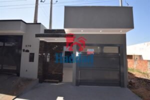 CASA COMPACTA E MODERNA Á VENDA!!!    ÓTMO CUSTO BENEFÍCIO- IDEAL PRA FINANCIAMENTO Ref: 15435