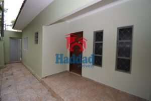 CASA COM SALÃO COMERCIAL  E OTIMA LOCALIZAÇÃO Ref: 6187