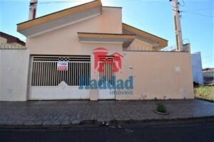 CASA COM DOIS QUARTOS PARA LOCAÇÃO EM BIRIGUI SP Ref: 8309