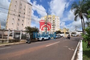 APARTAMENTO EM AVENIDA PARA VENDA, AO LADO DO CENTRO EM BIRIGUI SP Ref: 12327