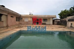 CASA Á VENDA NO CENTRO DA CIDADE Ref: 13894