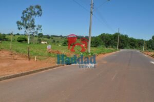 TERRENO NO RESIDENCIAL YPÊ, COM MEDIDAS DIFERENCIADAS 22,34 X 19,75 X 29,66 X 3,25, TOTAL DE 268,63 M², BAIRRO EM DESENVOLVIMENTO, FÁCIL ACESSO AO CENTRO DA CIDADE E A CIDADE VIZINHA, ÓTIMA OPORTUNIDAD. PARA MAIS INFORMAÇÕES CONSULTAR UM DE NOSSOS CORRETORES. Ref: 3977 - DSC_0003