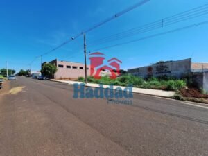 TERRENO NO RESIDENCIAL YPÊ, COM MEDIDAS DIFERENCIADAS 22,34 X 19,75 X 29,66 X 3,25, TOTAL DE 268,63 M², BAIRRO EM DESENVOLVIMENTO, FÁCIL ACESSO AO CENTRO DA CIDADE E A CIDADE VIZINHA, ÓTIMA OPORTUNIDAD. PARA MAIS INFORMAÇÕES CONSULTAR UM DE NOSSOS CORRETORES. Ref: 3977