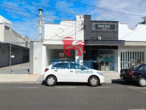 SALA COMERCIAL COM 50 m², 1 WC SOCIAL E COPA NO CENTRO EM BIRIGUI SP Ref: 5538