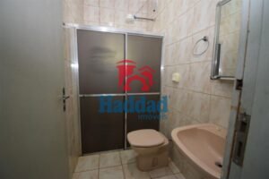 CASA COM SALÃO COMERCIAL  E OTIMA LOCALIZAÇÃO Ref: 6187 - F06187P