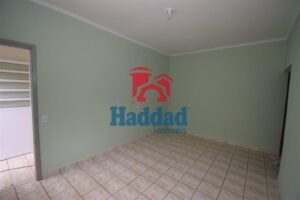 CASA COM SALÃO COMERCIAL  E OTIMA LOCALIZAÇÃO Ref: 6187 - F06187AC