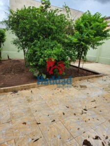 CASA COM SALÃO COMERCIAL  E OTIMA LOCALIZAÇÃO Ref: 6187 - F06187M