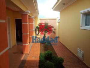 CASA COM 3 QUARTOS E 1 SUITE, A VENDA EM CONDOMINIO LOCALIZADA EM BIRIGUI SP Ref: 9703 - 20130206_154012