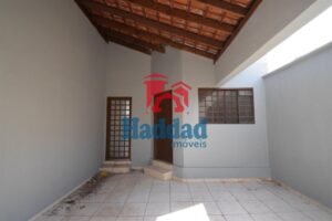 CASA PARA LOCAÇÃO 2 QUARTOS E GARAGEM COBERTA Ref: 9738