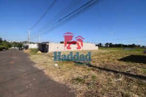 TERRENO COM 250 M² EM UM BAIRRO NOVO COM TODA INFRAESTRUTURA, PRÓXIMO AS RODOVIAS E A CINCO MINUTOS DO CENTRO, COM CONSTRUÇÕES NOVAS, FINANCIAMENTO PARA PROCESSO MINHA CASA MINHA VIDA E IMOBILIÁRIO. PARA MAIS INFORMAÇÕES CONSULTAR UM DE NOSSOS CORRETORES. Ref: 10713