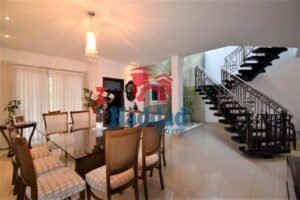 EXCELENTE SOBRADO EM CONDOMINIO FECHADO Ref: 13227