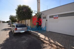 LINDA CASA A VENDA, ACABAMENTO MUITO BOM Ref: 14273 - F14079C