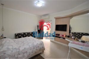 BELISSIMA CASA, ÓTIMA LOCALIZAÇÃO, BAIRRO PROXIMO AO CENTRO, 3 DORMITÓRIOS, SENDO 1 SUÍTE, 4 VAGAS, ÓTIMA AREA DE LAZER…!! Ref: 14728 - DSC_0018