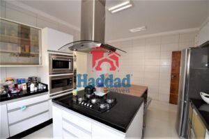 BELISSIMA CASA, ÓTIMA LOCALIZAÇÃO, BAIRRO PROXIMO AO CENTRO, 3 DORMITÓRIOS, SENDO 1 SUÍTE, 4 VAGAS, ÓTIMA AREA DE LAZER…!! Ref: 14728 - DSC_0026