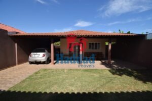 CASA AMPLA COM ÁREA EXTERNA! Ref: 14764