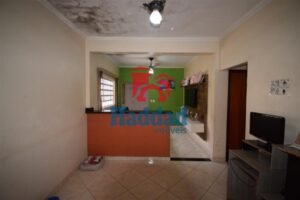 CASA PARA VENDA COM TERRENO DE 390 METROS E BARRACAO COMERCIAL NOS FUNDOS COM PLACA VOLTAICA Ref: 15163