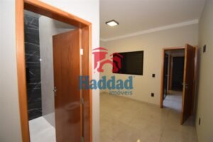 CASA NOVINHA. OK PARA FINANCIAMENTO, ACABAMENTO DIFENCIADO, LOCALIZAÇÃO PRIVELGIADA… Ref: 15287 - DSC_0091
