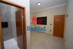 CASA NOVINHA. OK PARA FINANCIAMENTO, ACABAMENTO DIFENCIADO, LOCALIZAÇÃO PRIVELGIADA… Ref: 15288 - DSC_0070