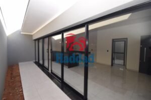 CASA NOVINHA. OK PARA FINANCIAMENTO, ACABAMENTO DIFENCIADO, LOCALIZAÇÃO PRIVELGIADA… Ref: 15288 - DSC_0072