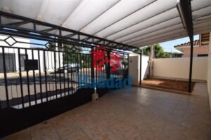 Procurando uma casa com preço bom e localização top? Esta é a sua chance! Ref: 15392