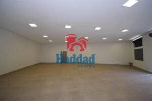 SALÃO TOTALMENTE REFORMADO / CENTRO Ref: 15492