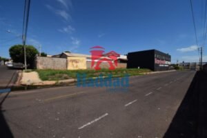 TERRENO DE 10,00 X 30,00 – 300,00 M2 DE ESQUINA Ref: 15549