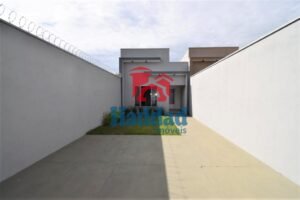 CASA NOVA / EXCELENTE LOCALIZAÇÃO Ref: 14637