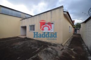CASA COM LOCALIZAÇÃO ESTRATÉGICA Ref: 15570