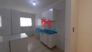 APARTAMENTO COM ARMÁRIOS NA COZINHA Ref: 14883
