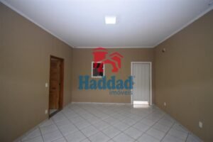 CASA EM OTIMA LOCALIZAÇÃO COM TRÊS DORMITORIOS Ref: 15597