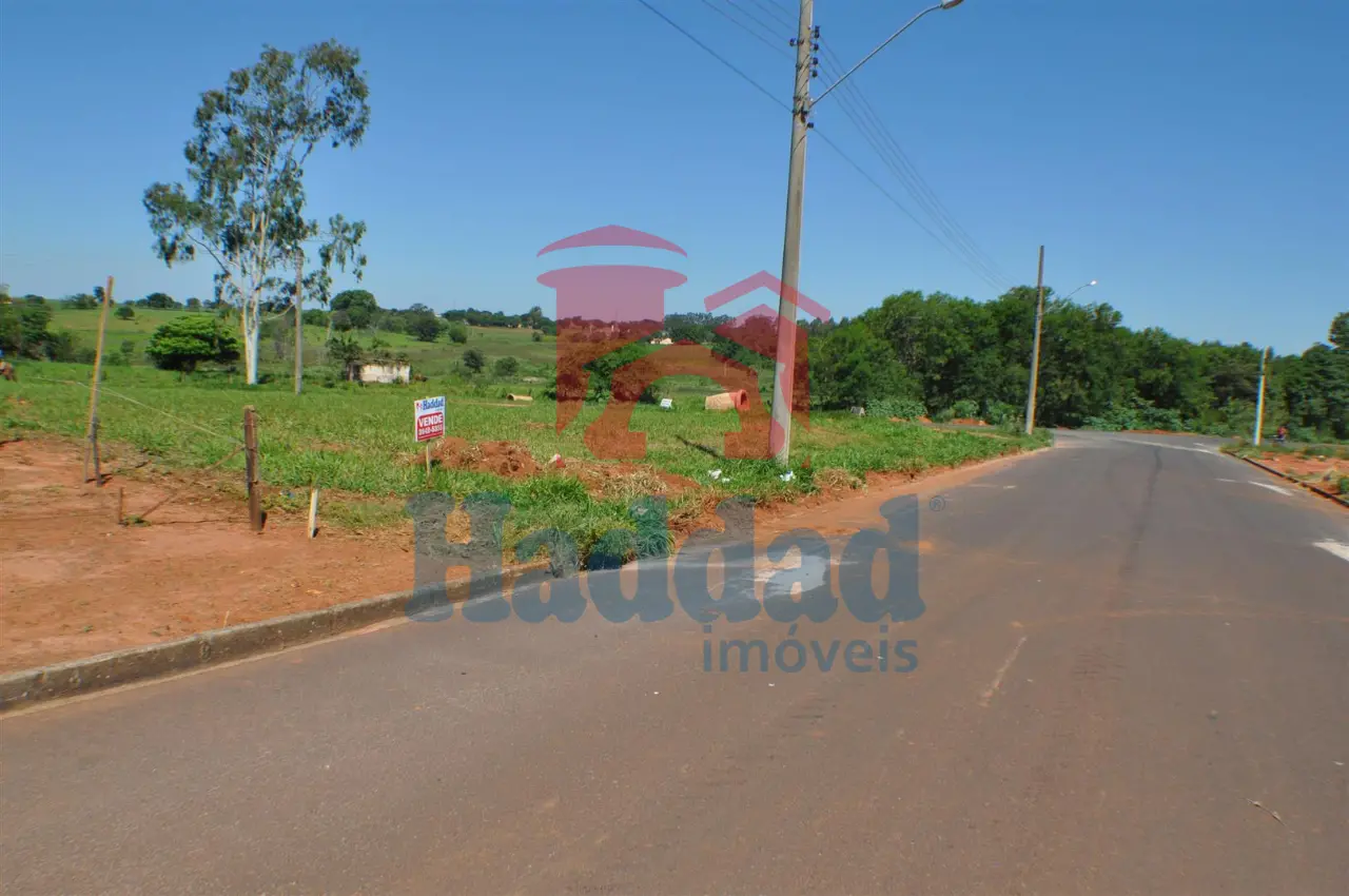 TERRENO NO RESIDENCIAL YPÊ, COM MEDIDAS DIFERENCIADAS 22,34 X 19,75 X 29,66 X 3,25, TOTAL DE 268,63 M², BAIRRO EM DESENVOLVIMENTO, FÁCIL ACESSO AO CENTRO DA CIDADE E A CIDADE VIZINHA, ÓTIMA OPORTUNIDAD. PARA MAIS INFORMAÇÕES CONSULTAR UM DE NOSSOS CORRETORES. Ref: 3977 - DSC_0003