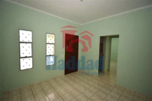 CASA COM SALÃO COMERCIAL  E OTIMA LOCALIZAÇÃO Ref: 6187 - F06187O