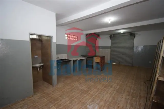 CASA COM SALÃO COMERCIAL  E OTIMA LOCALIZAÇÃO Ref: 6187 - F06187V