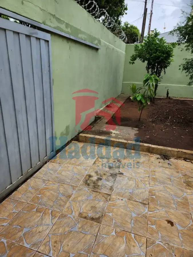 CASA COM SALÃO COMERCIAL  E OTIMA LOCALIZAÇÃO Ref: 6187 - F06187I