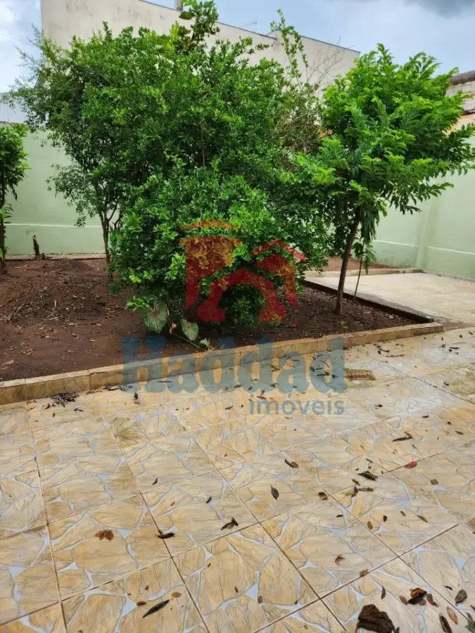 CASA COM SALÃO COMERCIAL  E OTIMA LOCALIZAÇÃO Ref: 6187 - F06187M