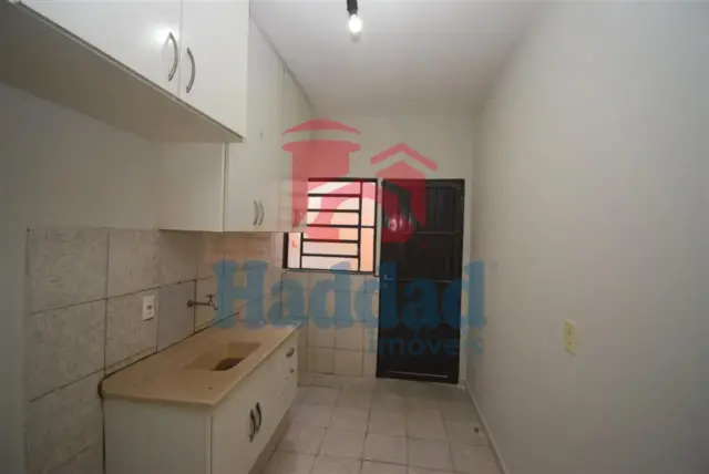 KITNET PROXIMO A AVENIDA EUCLIDES MIRAGAIA EM BIRIGUI!!! Ref: 10502 - 08