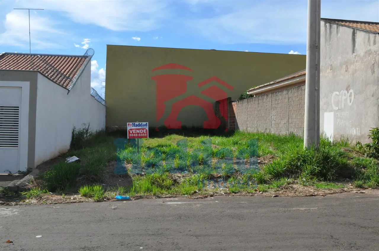 TERRENO COM 250 M² EM UM BAIRRO NOVO COM TODA INFRAESTRUTURA, PRÓXIMO AS RODOVIAS E A CINCO MINUTOS DO CENTRO, COM CONSTRUÇÕES NOVAS, FINANCIAMENTO PARA PROCESSO MINHA CASA MINHA VIDA E IMOBILIÁRIO. PARA MAIS INFORMAÇÕES CONSULTAR UM DE NOSSOS CORRETORES. Ref: 10519 - F10519A