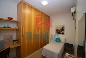CASA MUITO BOA, REFORMADINHA, 3 QUARTOS 1 SUÍTE COM CLOSSET E ARMÁRIOS, AR CONDICIONADO, ÓTIMO ACABAMENTO, VAGA PARA 4 CARROS. Ref: 14135 - DSC_0013